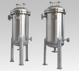 Large flow multi-cartridge filter